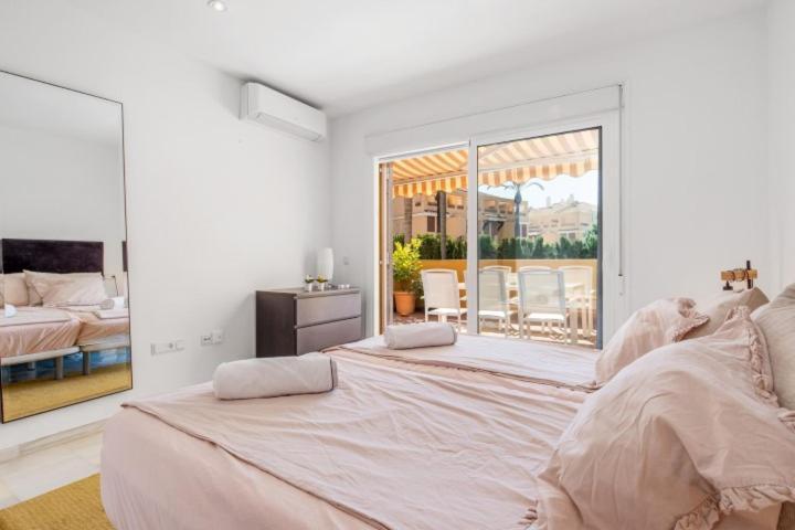 3bedr Ap - 1min Walk To The - Park Elviria - Appartement