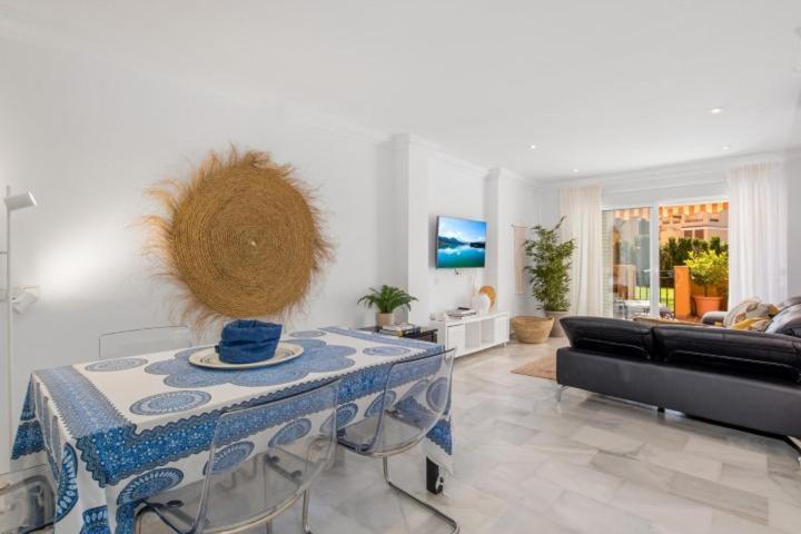 3bedr Ap - 1min Walk To The - Park Elviria - * Marbella