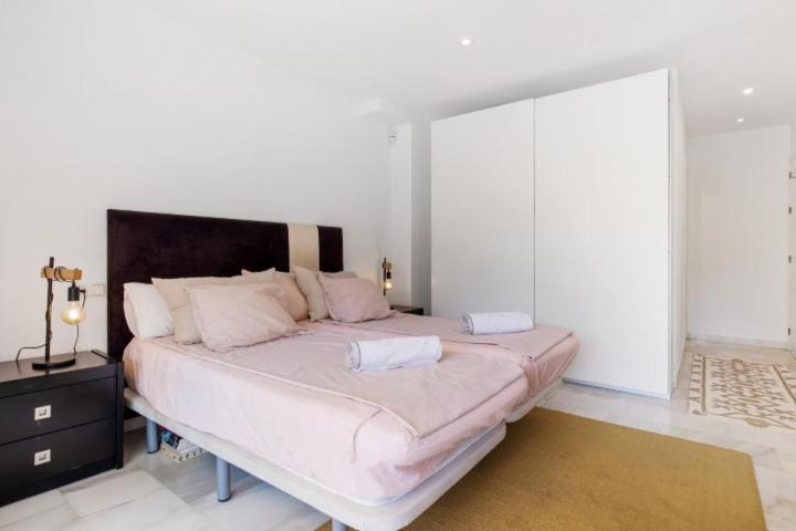 3bedr Ap - 1min Walk To The - Park Elviria - Appartement *